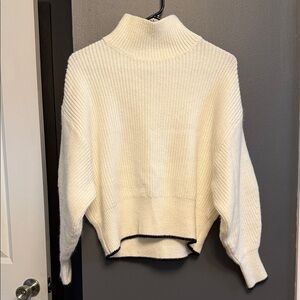 H&M White Turtleneck Cropped Sweater- Size XS
